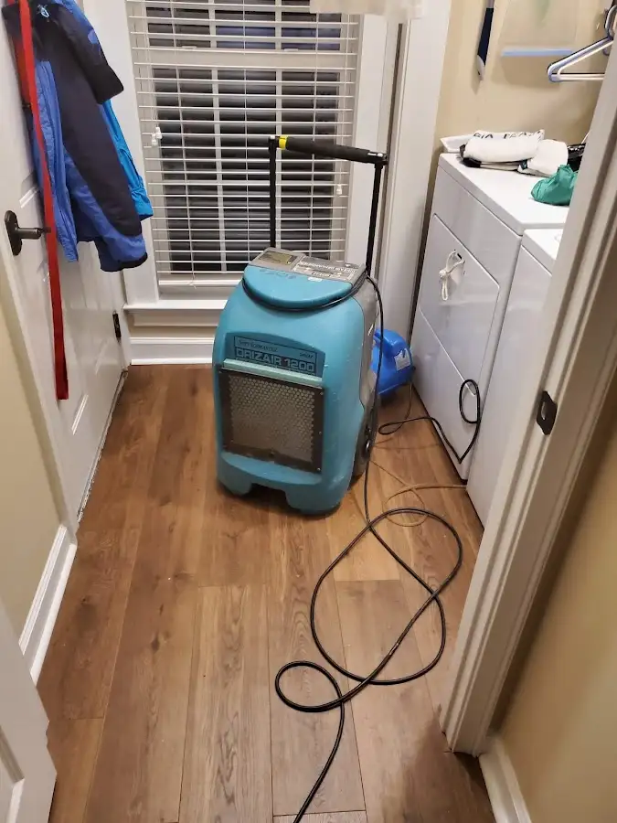 Commercial dehumidifier deployed for Flood Damage Cleanup in Sumner